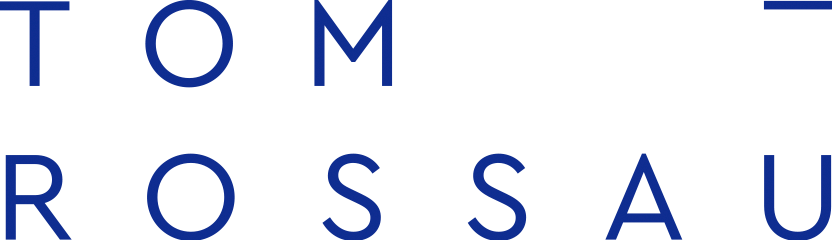 The TR7 lamps have a sculptural and organic expression, as much when unlit as when they radiate light.